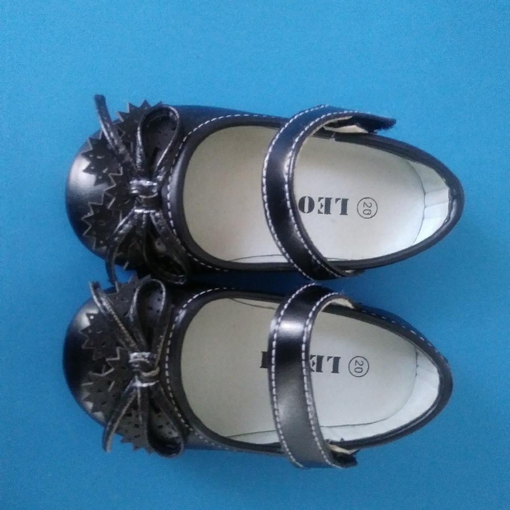 Black mary janes
